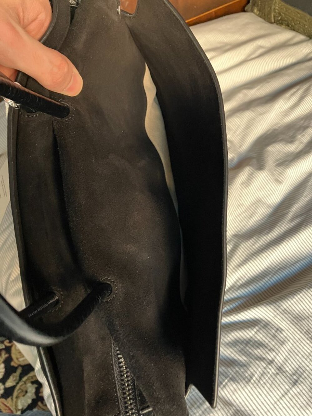 Tory Burch Larger Mercer Distressed Leather - Picture 12 of 13
